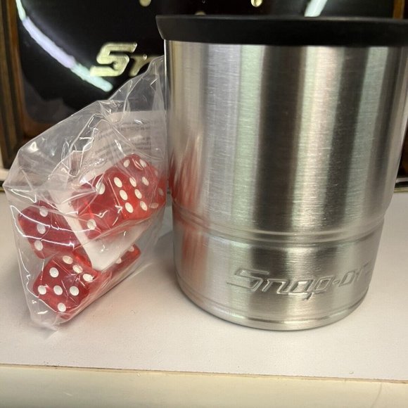 NEW SNAP-ON TOOLS DICE CUP WITH 5 RED DICE SOCKET DESIGN GAME - Picture 1 of 4